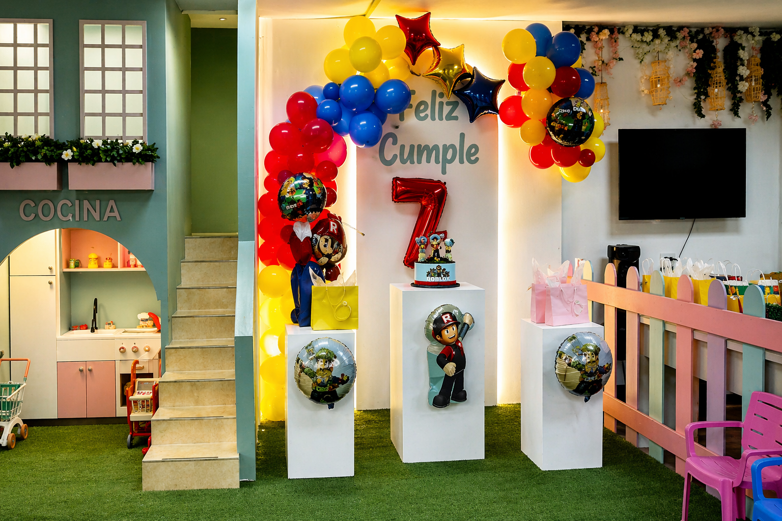 Niña jugando en los espacios interactivos de LUDIKIDS, ludoteca educativa y centro de estimulación infantil en Cuenca con áreas de juego simbólico, disfraces, cocina y aprendizaje seguro para niños.